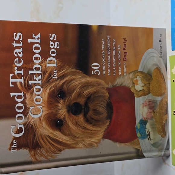 Bundle of cooking books for dogs - Picture 3 of 4